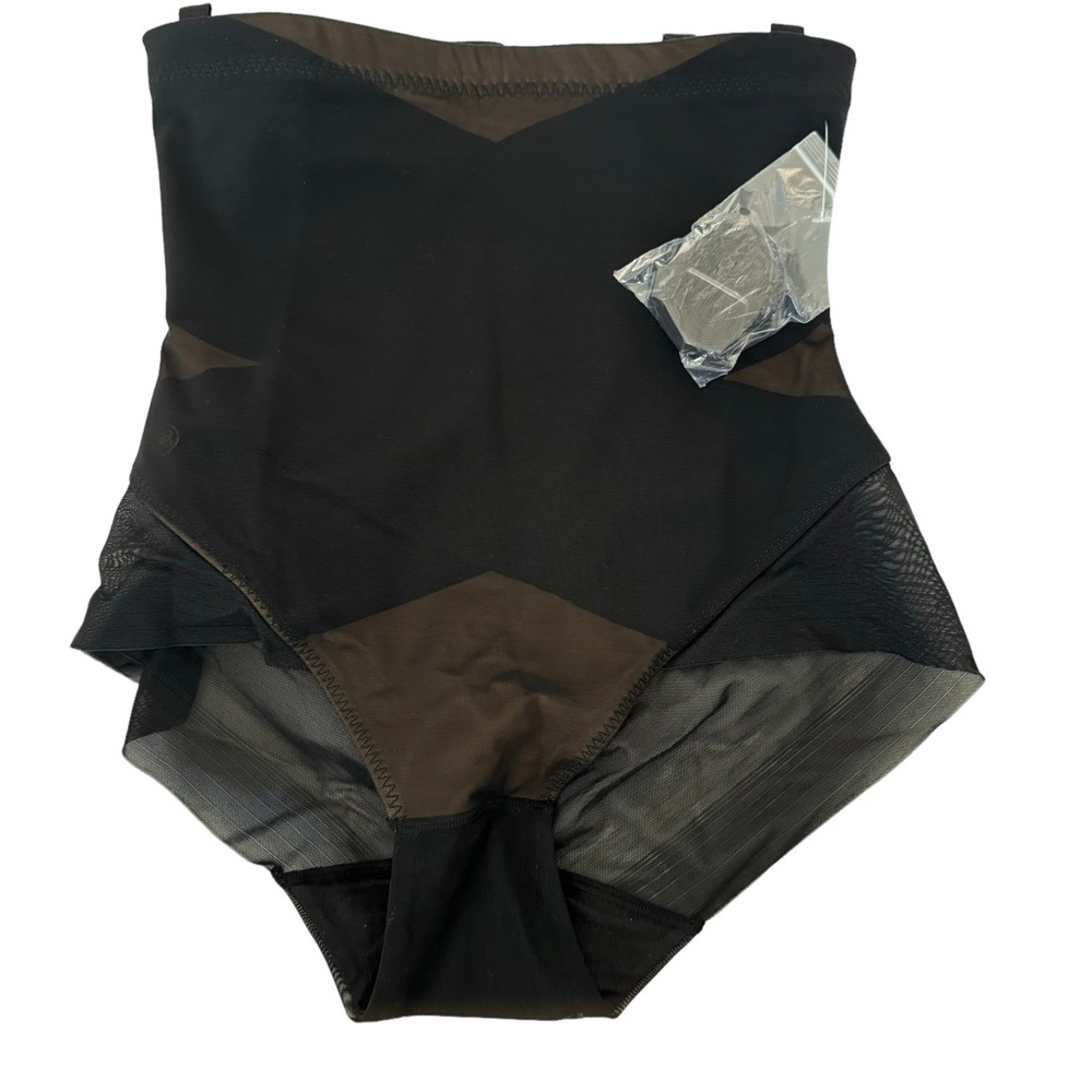 NWOT Honeylove Runway Briefs